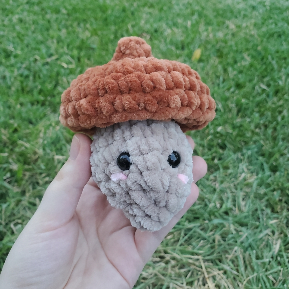 Crocheted Acorn Pop Toy‎